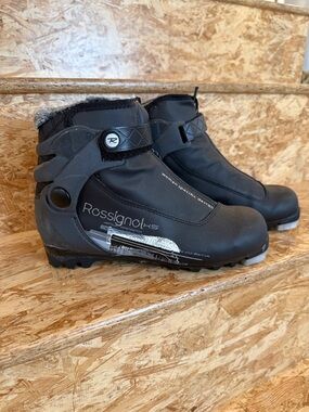 Rossignol Black Women's Cross-Country Ski Boots with Faux Fur Lining